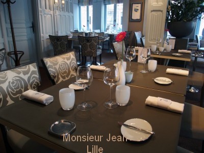 Carre_de_table_simili_cuir_recto_verso_pour_restaurant_monsieur_jean_par_chez_elles_deco