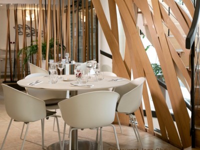 Rond_de_table_en_simili_cuir_reversible_pour_restaurant_jean_chauvel_boulogne_billancourt_par_chez_elles