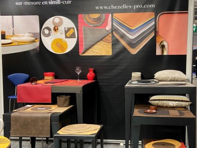 stand_chez_elles_salon_equiphotel_2022_habillage_de_la_table_carre